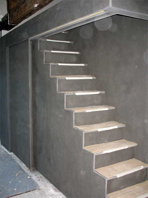 l'escalier de la mezzanine